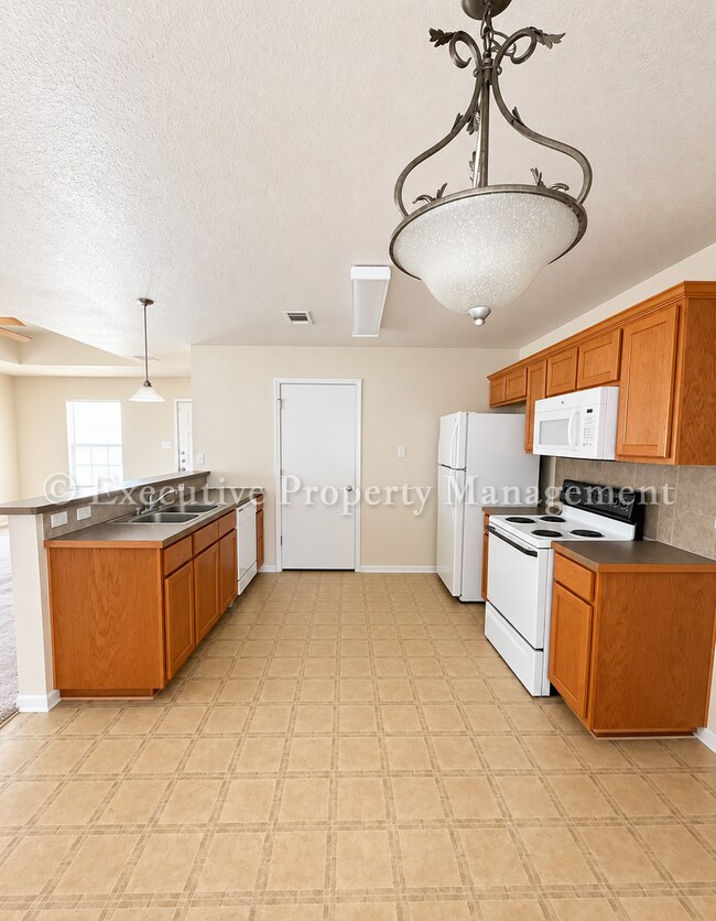 Building Photo - 208 Janelle Dr
