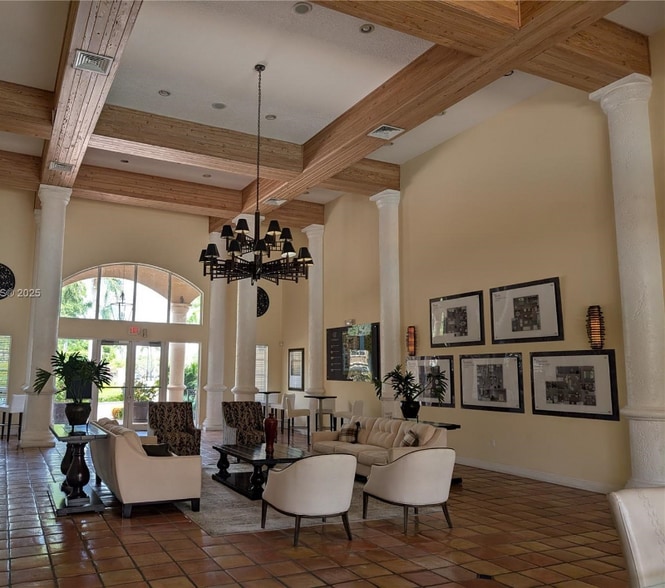 Building Photo - 140 SW 117th Ave