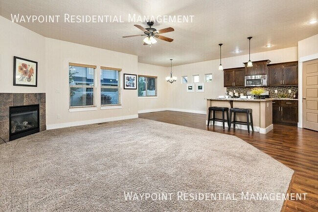 Building Photo - 2686 Vallin Ave N