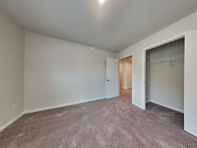 Building Photo - APPLY TODAY! Near Ft Jackson and Downtown ...