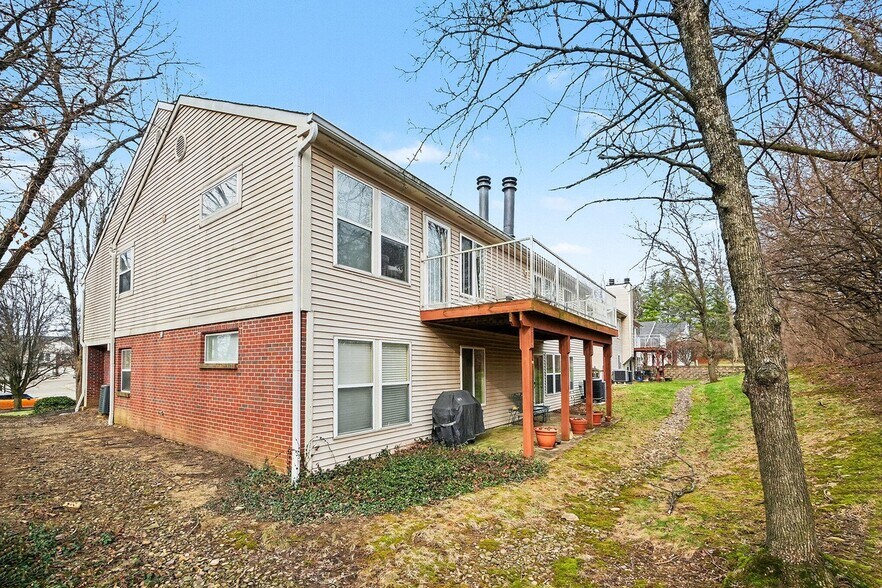 Building Photo - 2495 Fountain Pl