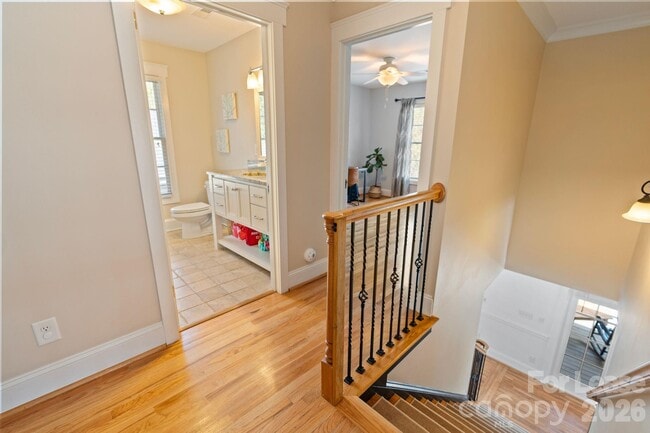 Building Photo - 425 E Tremont Ave