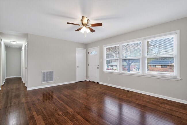 Building Photo - Newly Remodeled 3BD, 2BA Raleigh Home Near Downtown Raleigh and Interstates