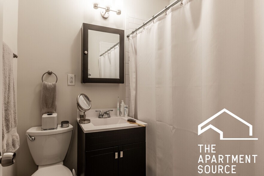 Building Photo - 2151 N Fremont St