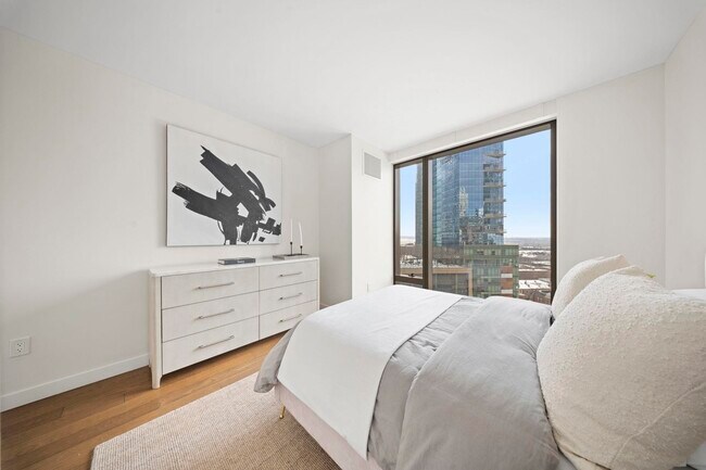 Building Photo - 99 Hudson St