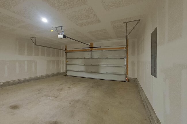 Building Photo - 4702 Malay Cir