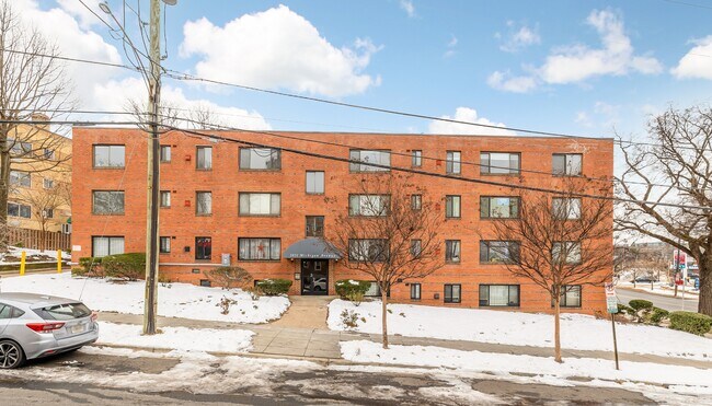 Building Photo - 1031 Michigan Ave NE