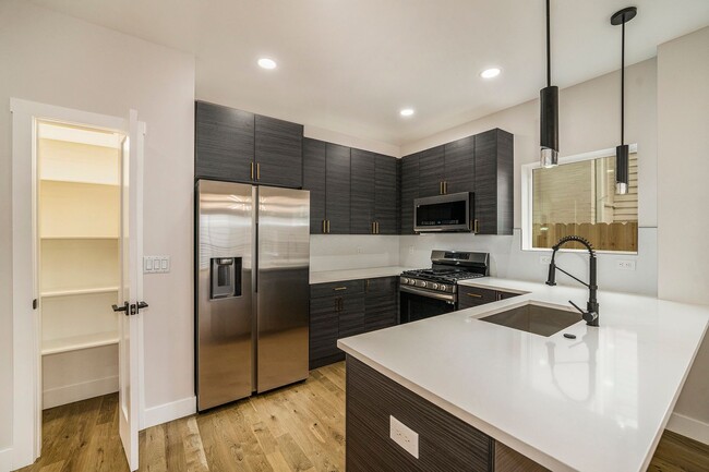 Building Photo - Back Duplex in Denver's Jefferson Park Nei...