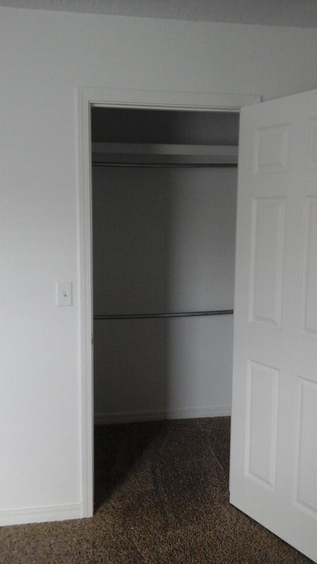 Building Photo - 1618 S Ave G Ave