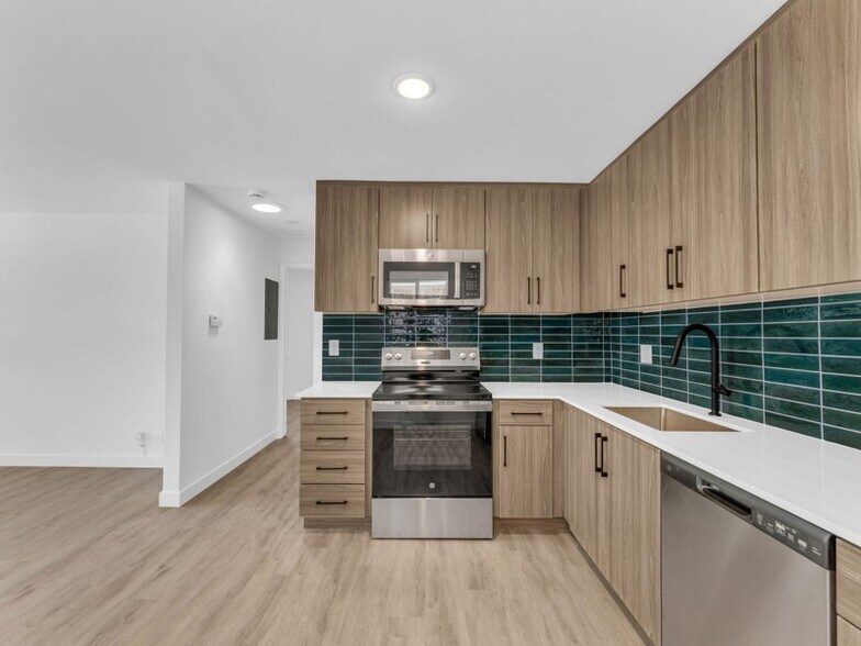 Building Photo - 644 S 800 E