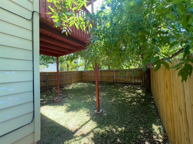 Building Photo - 9703 Roxanna Dr