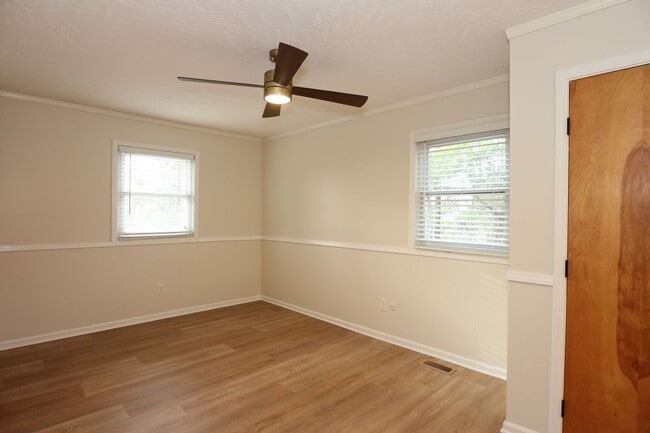 Building Photo - Newly Updated & Renovated Carmel Home!