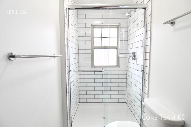 Building Photo - 4315 Roanoke Pkwy