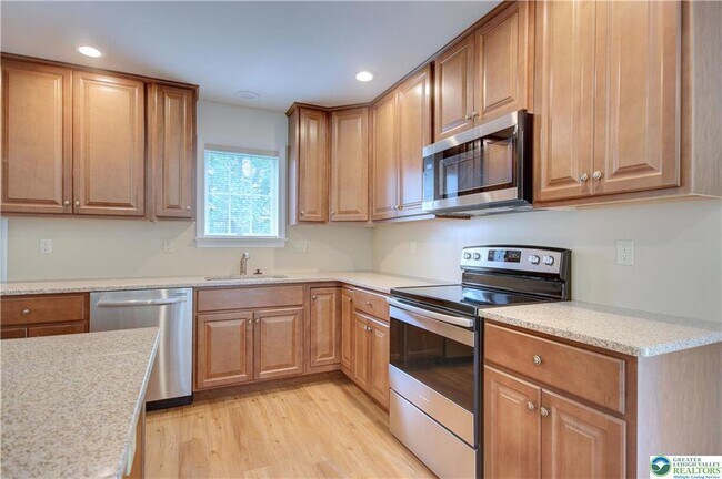 Building Photo - 1055 Decatur St