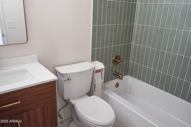 Building Photo - 1261 N 84th Pl