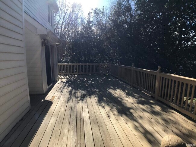 Building Photo - 105 Sandy Creek Ct