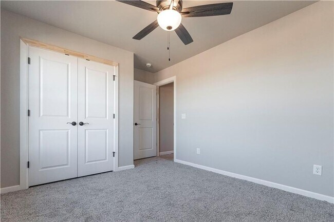 Building Photo - Beautiful 4 Bedroom 2 Bathroom Home in Deer Creek Schools with a Storm Shelter and Outdoor Fireplace