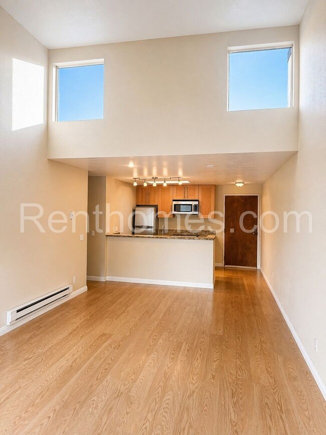 Building Photo - 8308 Regents Rd