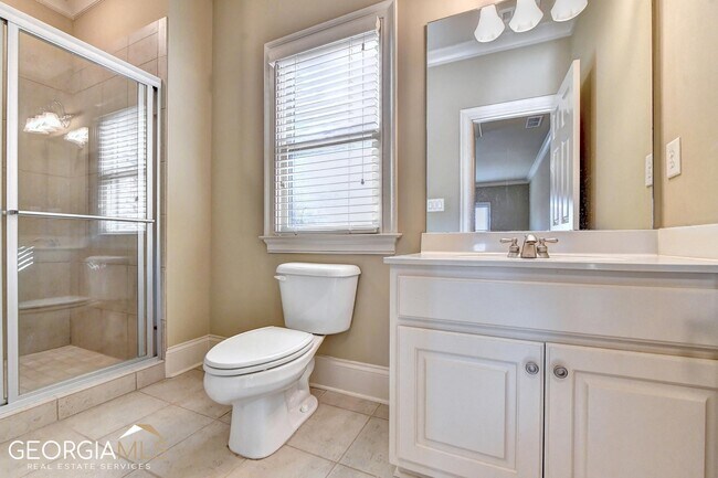 Building Photo - 8920 Doral Dr