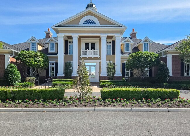 Building Photo - Modern-Luxury 5/3 in Oakmont