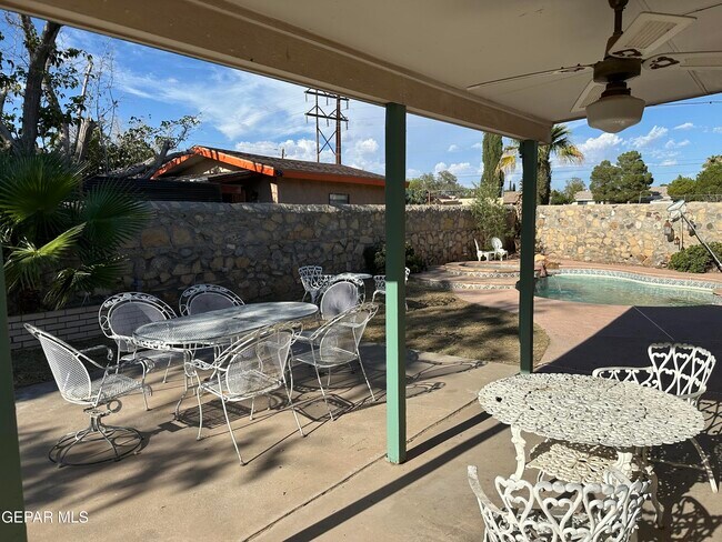 Building Photo - 3518 Breckenridge Dr