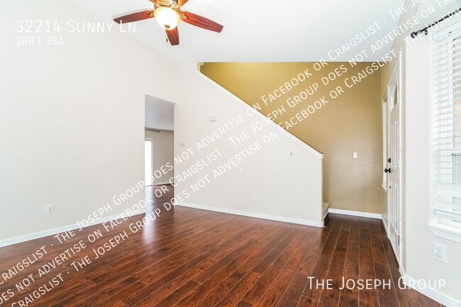 Building Photo - 32214 Sunny Ln