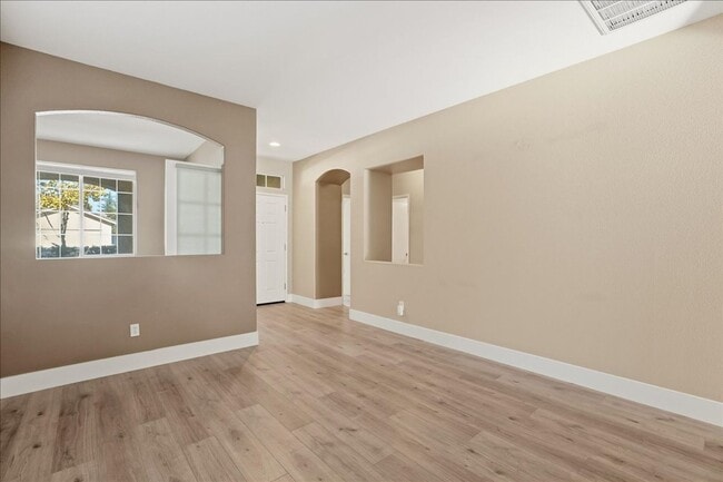 Building Photo - 3424 Babson Dr