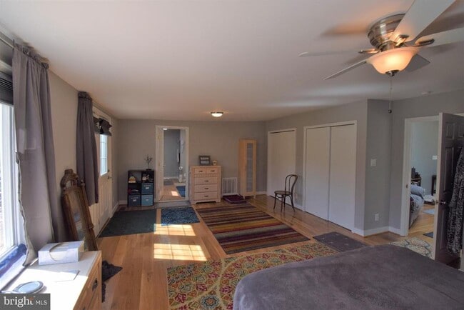 Building Photo - 8811 Badger Dr