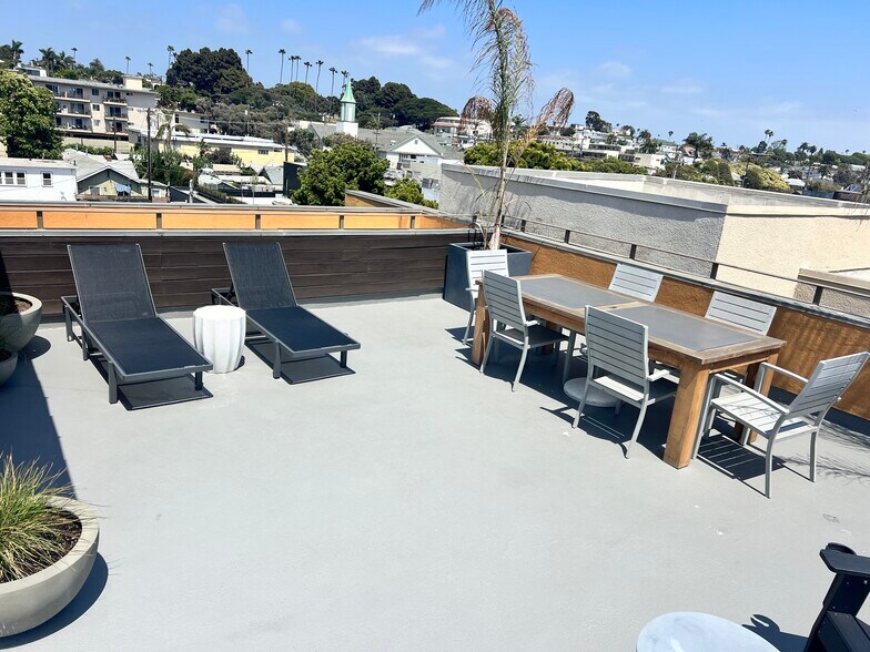 rooftop common area - 2216 Main St