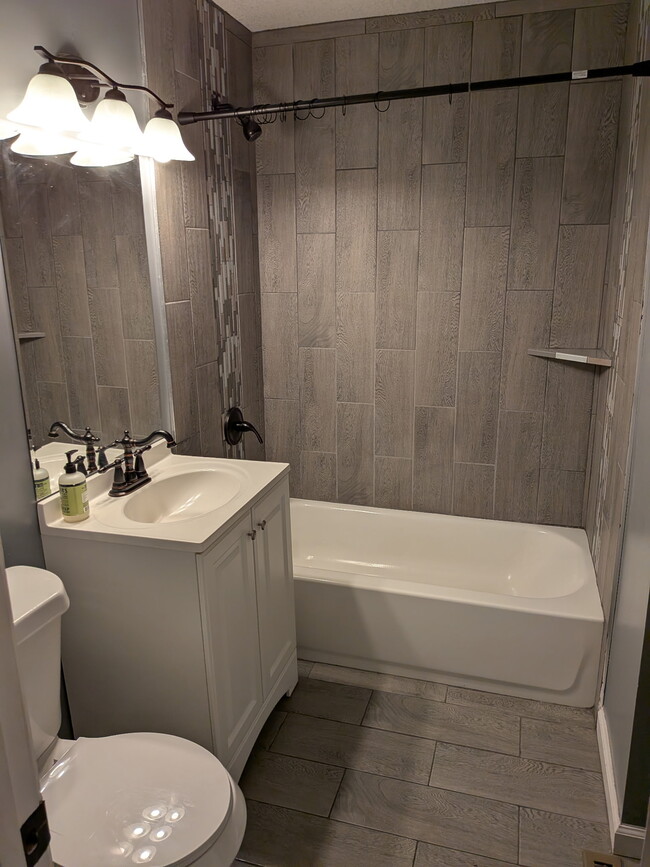 Building Photo - 3621 Kensington Ave