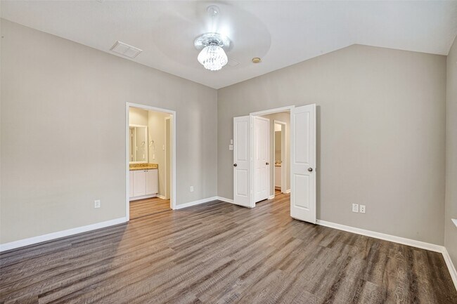 Building Photo - 77 Woodlily Pl