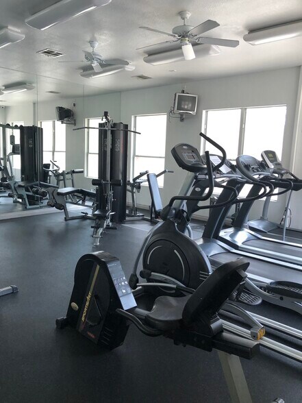 Building Photo - 5055 W Hacienda Ave