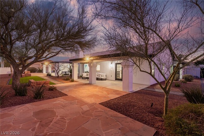 Building Photo - 4785 N Grand Canyon Dr