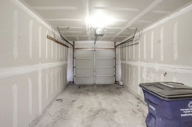 Building Photo - 9614 Nightjar Dr