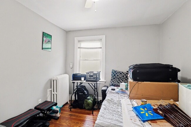 Building Photo - Charming 2BR + Office Home with Fenced Yards & Spacious Living – Available June 2026