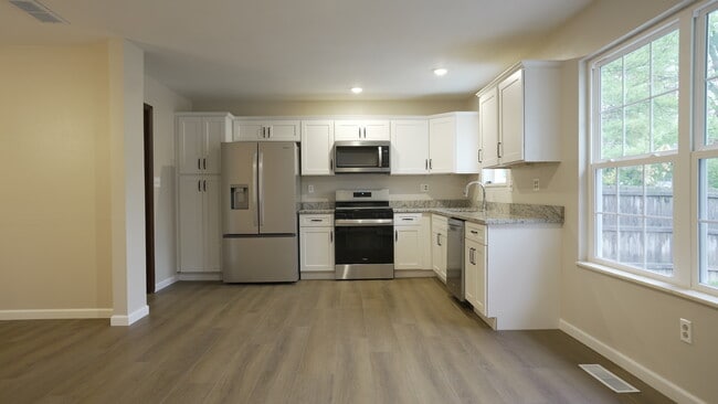 Building Photo - Spruce Hill