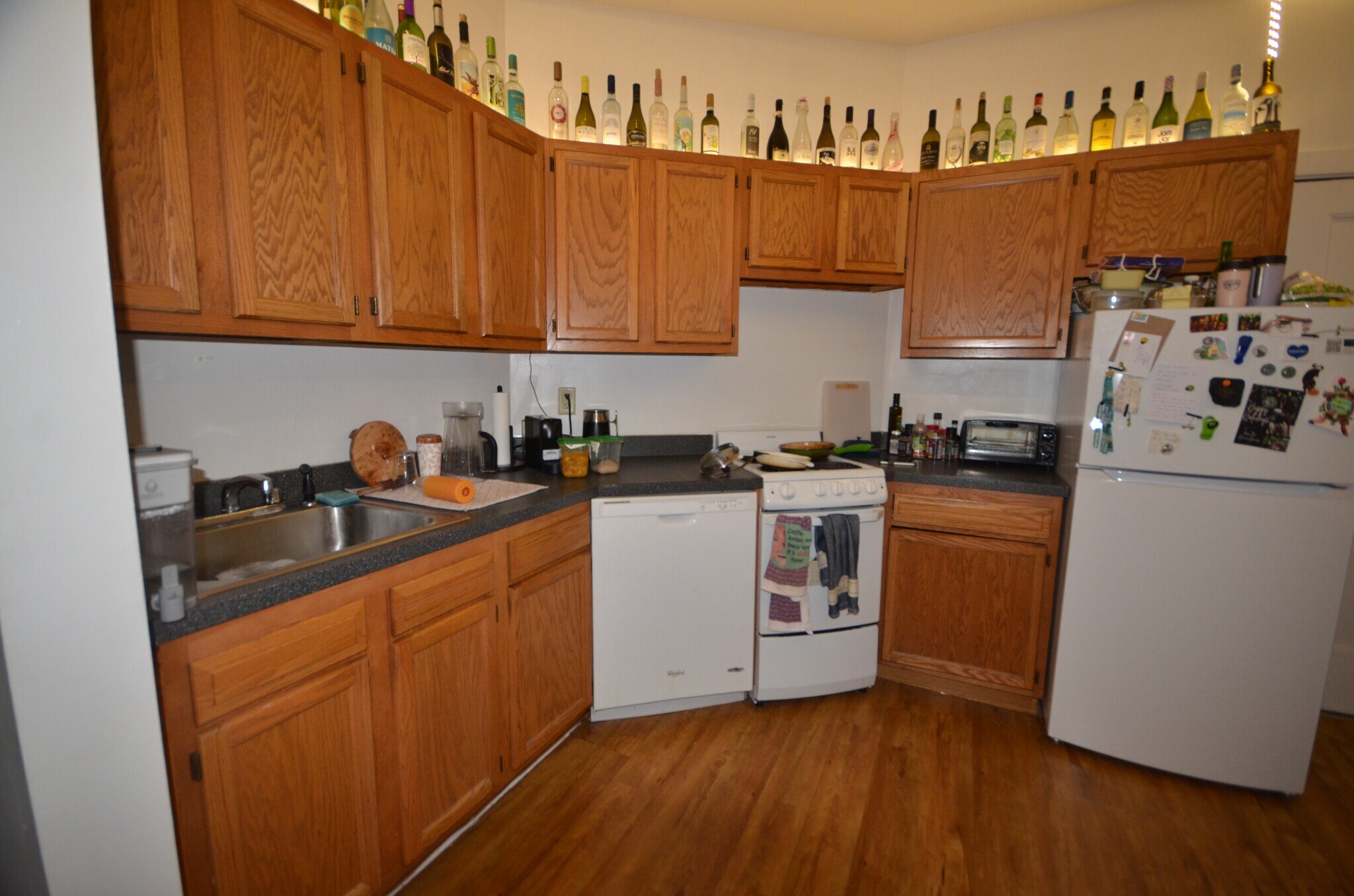 Building Photo - 1566 Beacon St