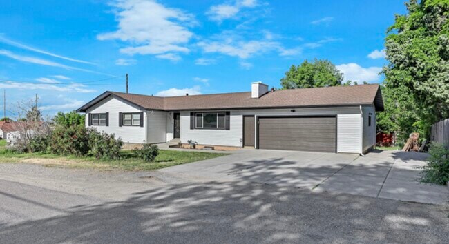 Building Photo - Honeyville 6955 N