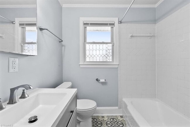 Building Photo - 1101 Hickory Ave