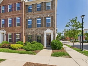 Building Photo - 2200 Liesfeld Parkway