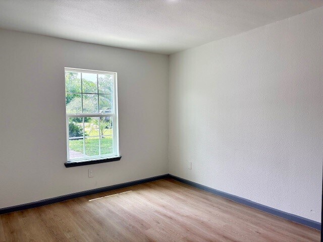 Building Photo - 317 San Jacinto St