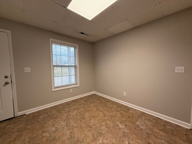 Building Photo - 270 Bailey St