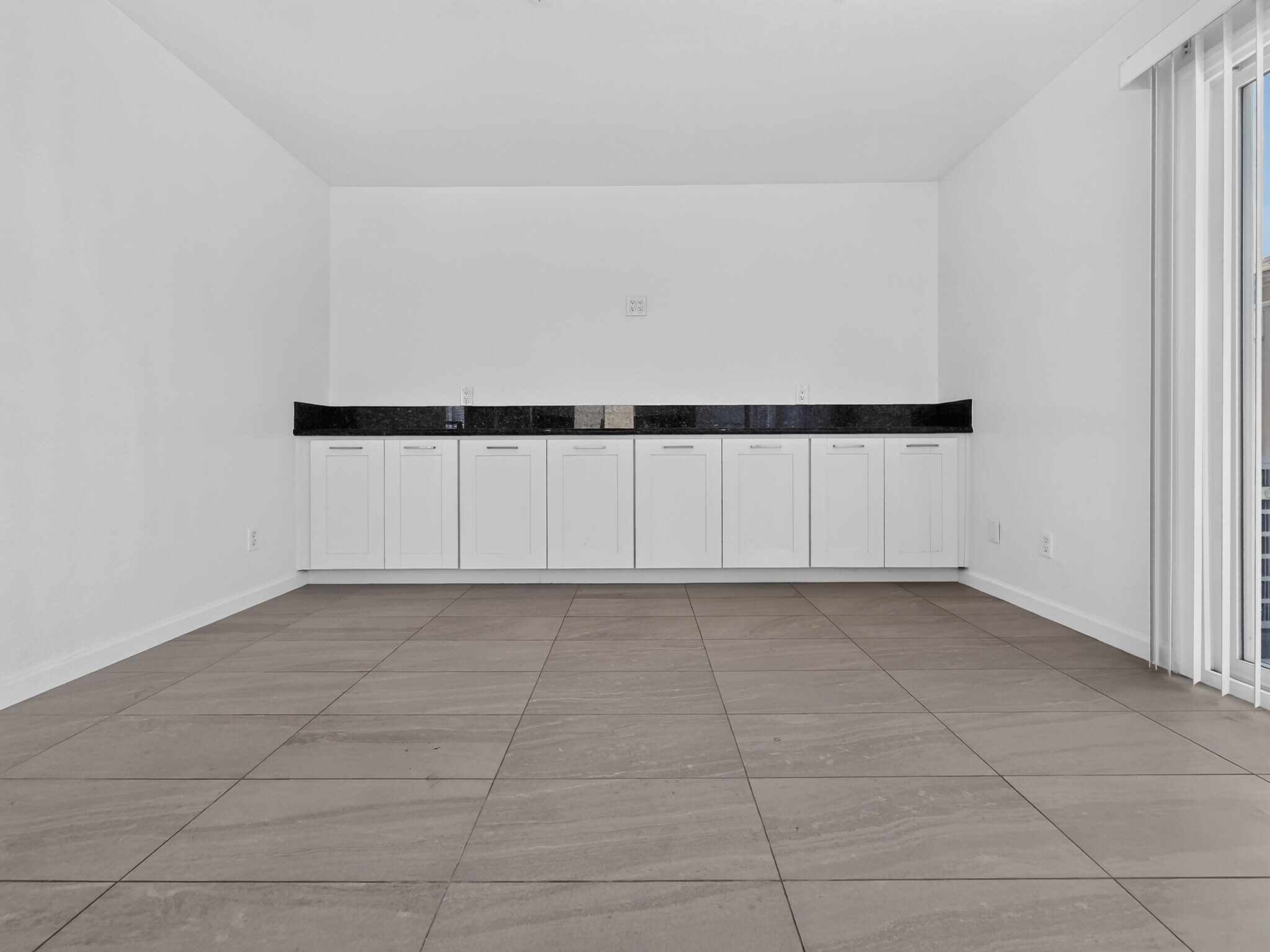 Kitchen/Dining Room - 1065 E Broadway