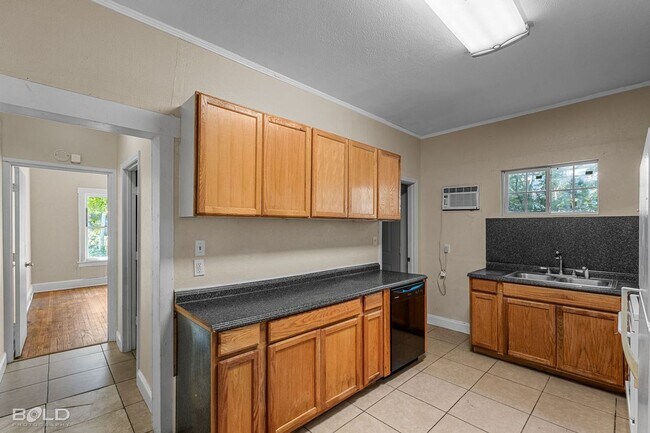 Building Photo - 649-B Merrick Street-