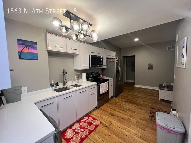 Building Photo - 1563 N 4th St