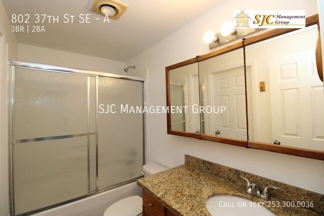 Building Photo - 802 37th St SE