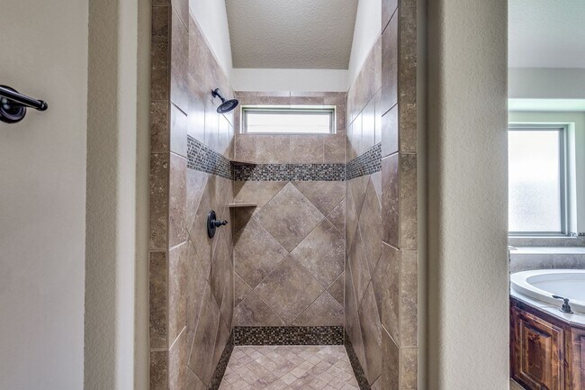 Building Photo - Beautiful 3 Bedroom with Bonus Media Room
