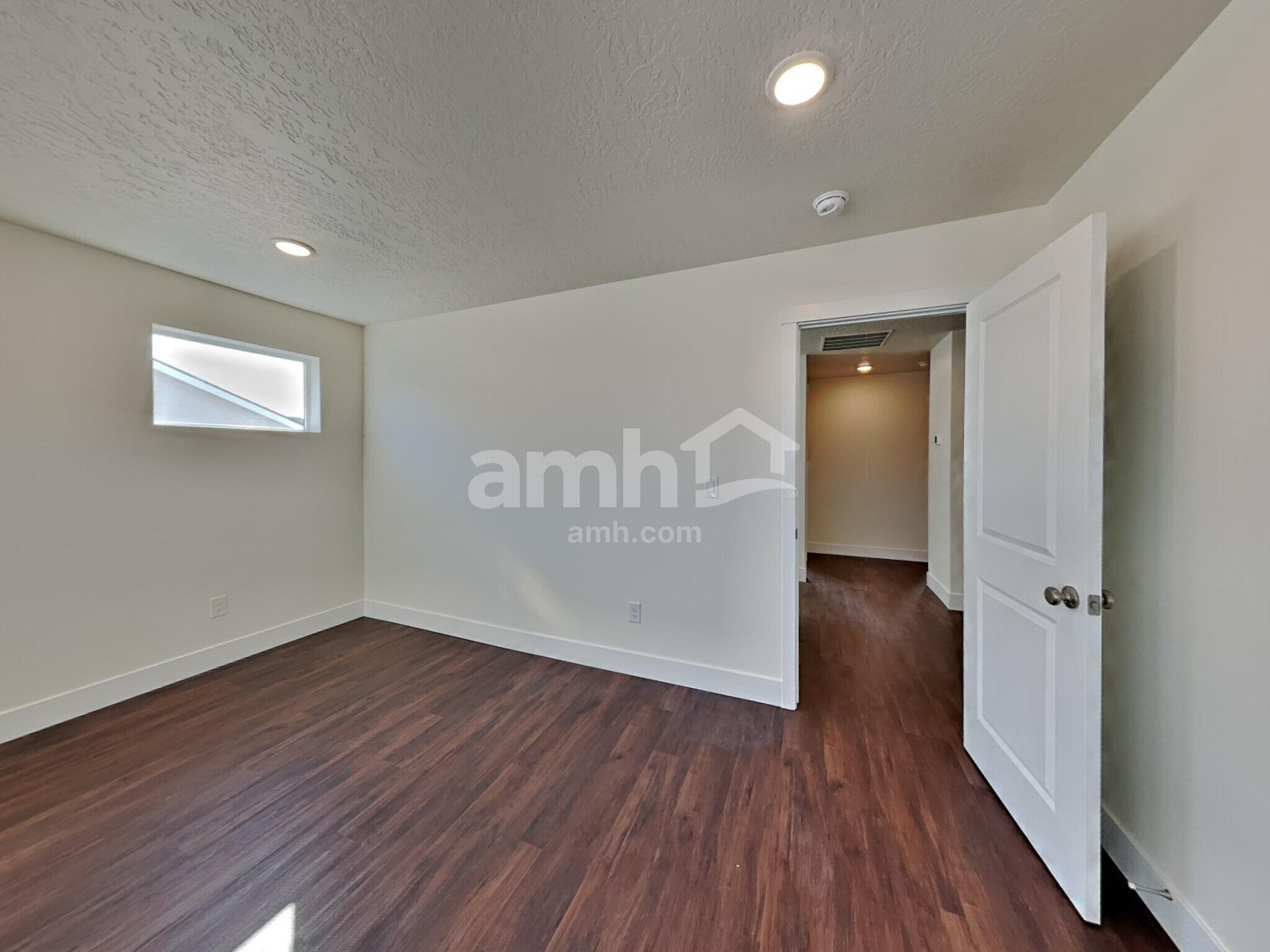Building Photo - 3087 N Vigo Ave