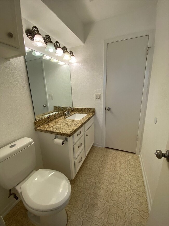 Building Photo - 2714 Sherwood Hollow Ln