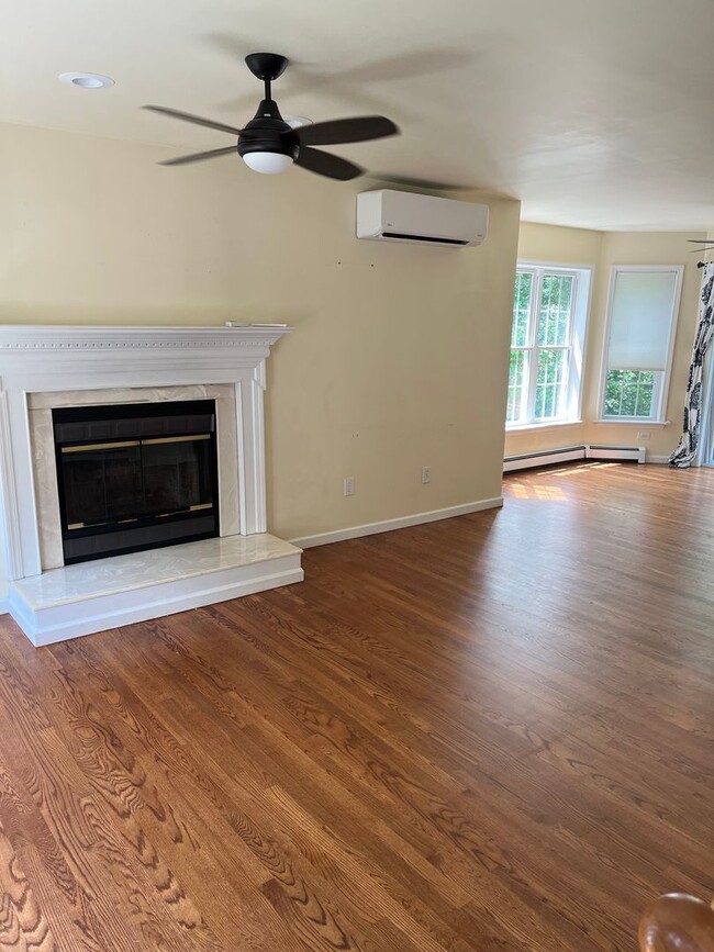 Building Photo - Private 3/4 BR 2.5Ba in Forestdale area of Sandwhich